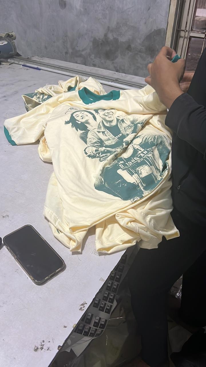 Tumpukan Kaos Sablon