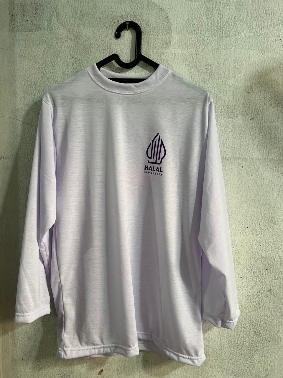 Kaos Lengan Panjang Putih